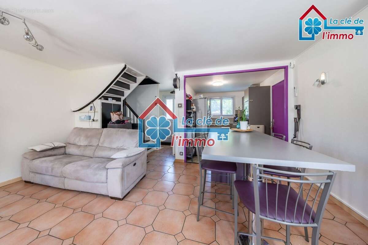 Maison à MOISSY-CRAMAYEL