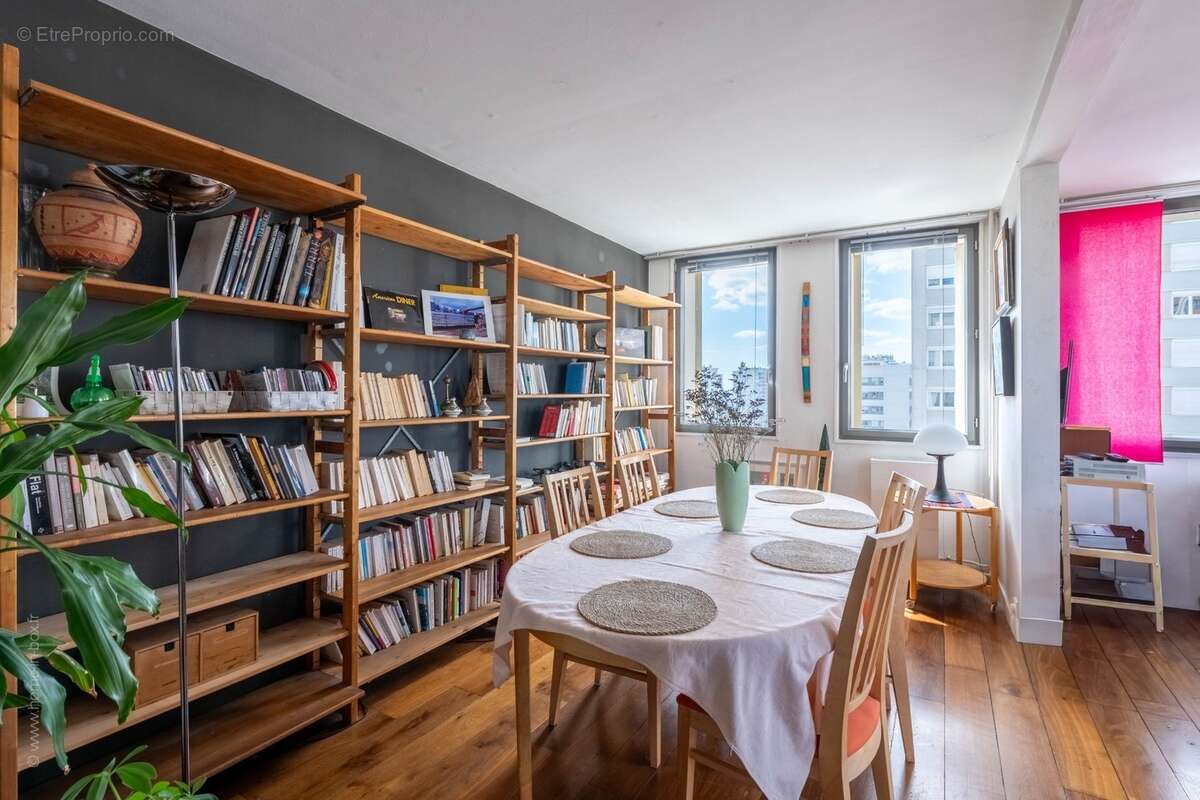 À VENDRE - Appartement T5 de 100 m² avec vue panoramique – Place des Fêtes, Paris 19ᵉ - photo 3