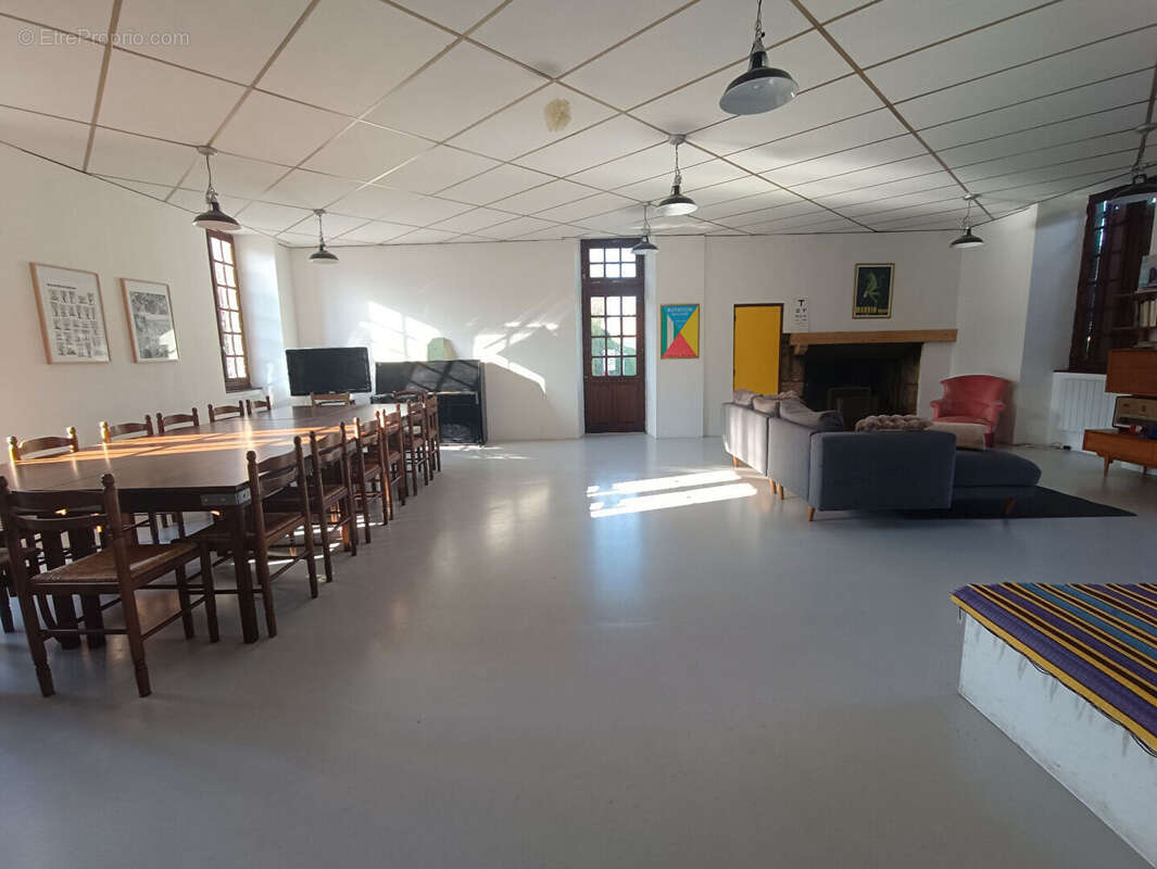 Grande maison avec garage - Salles-Curan - photo 3