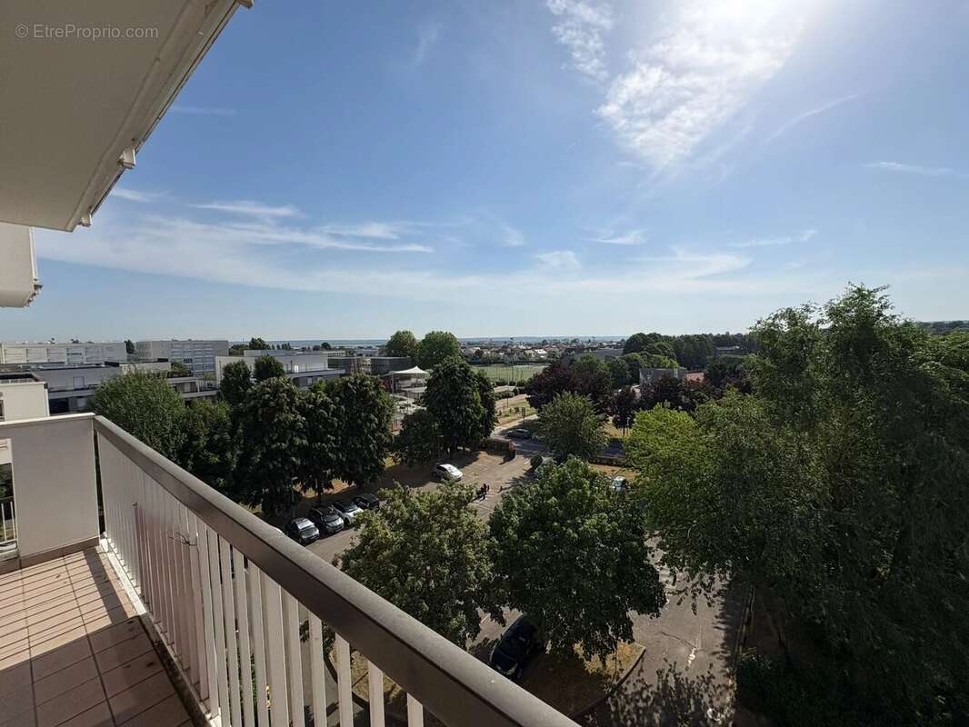 Appartement à LES CLAYES-SOUS-BOIS
