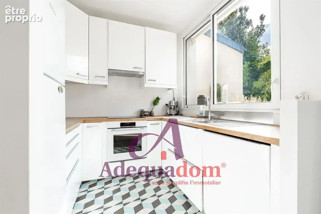 Maison de charme rénovée avec 3 chambres - bureau,  jardin terrasse et stationnement - photo 3