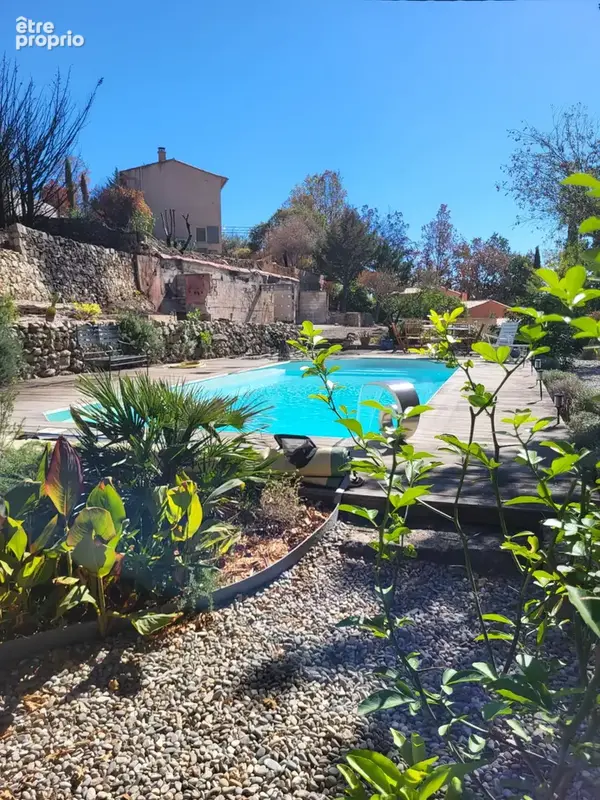 vente terrain à batir avec piscine et dépendances - photo 1