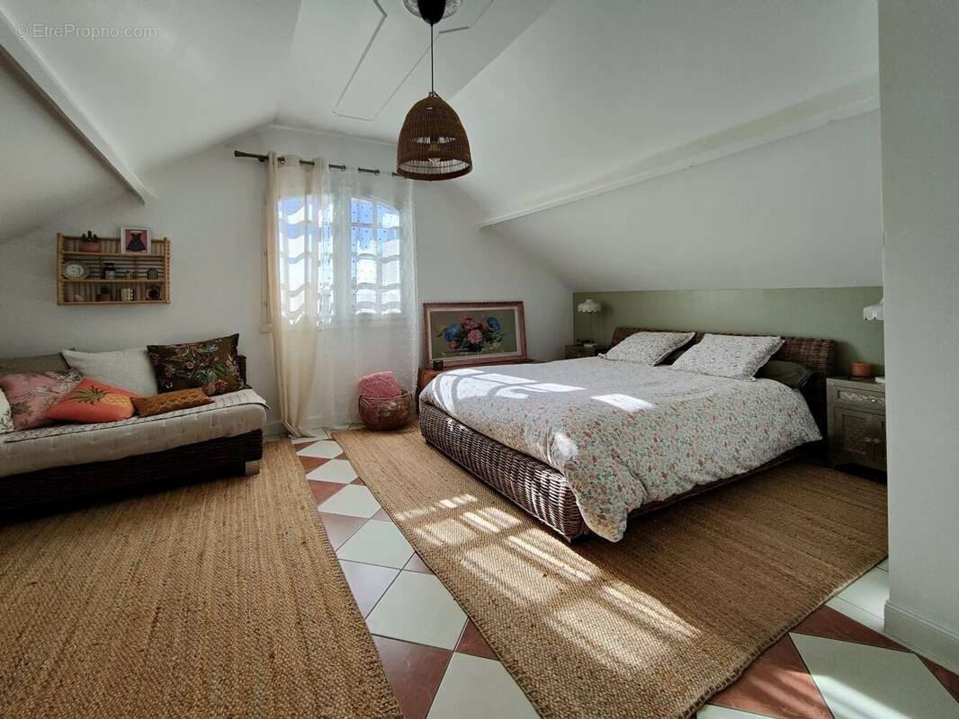 Maison à CADAUJAC