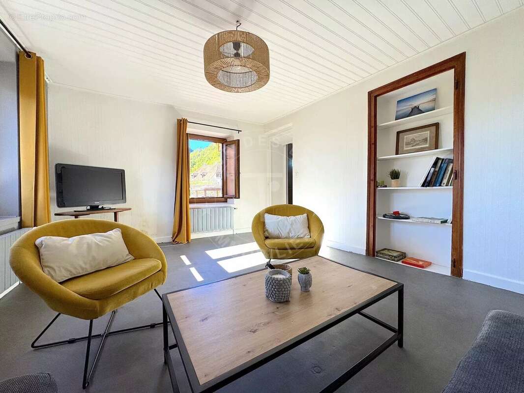 Maison à MENTHON-SAINT-BERNARD