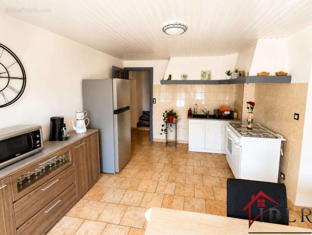 Maison de village - 131 m2 habitables + potentiel 331 m2 - D - photo 5