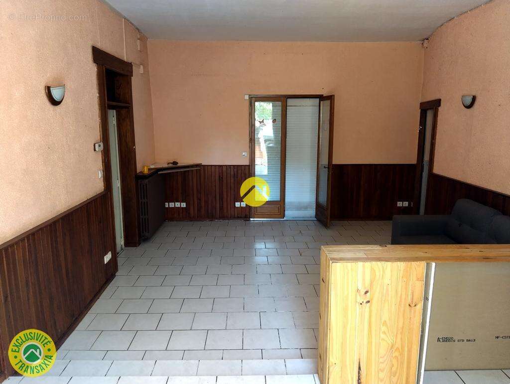 Maison à AINAY-LE-CHATEAU