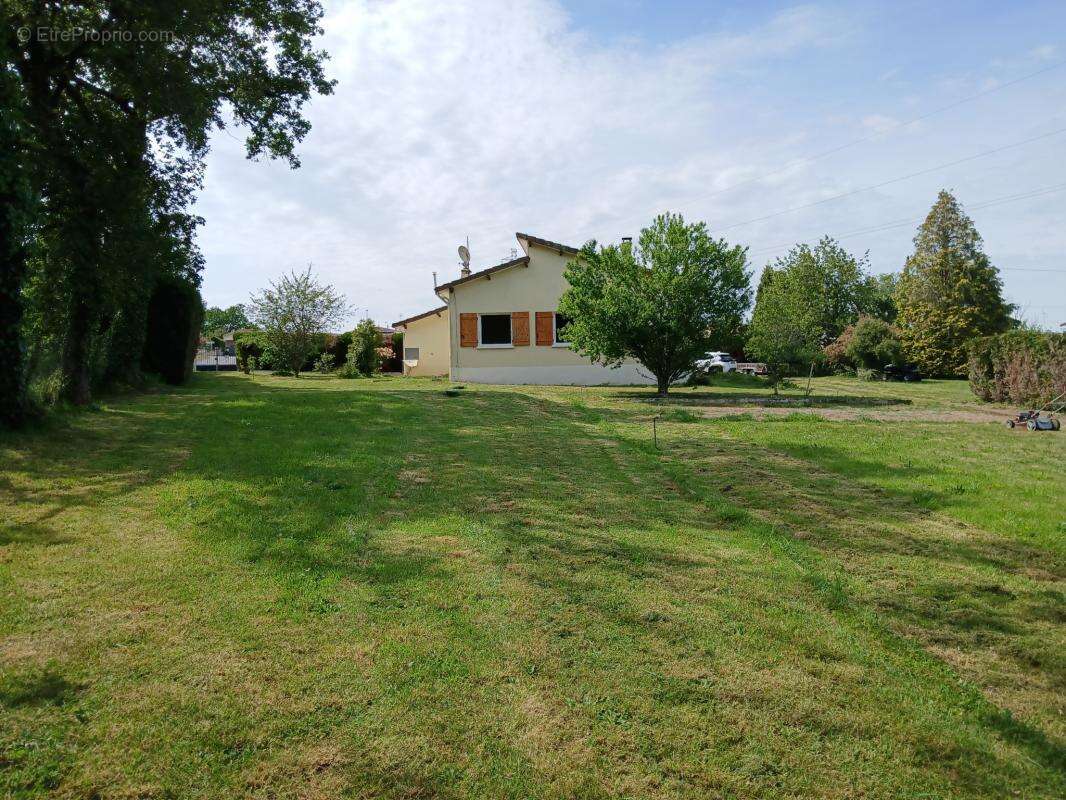Maison à ROUMAZIERES-LOUBERT