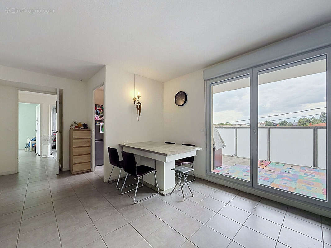 Appartement à RILLIEUX-LA-PAPE