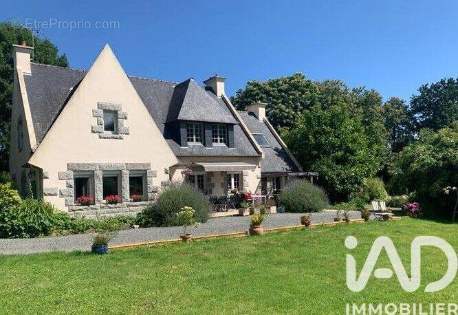 Photo 1 - Maison à PLOUEGAT-GUERAND