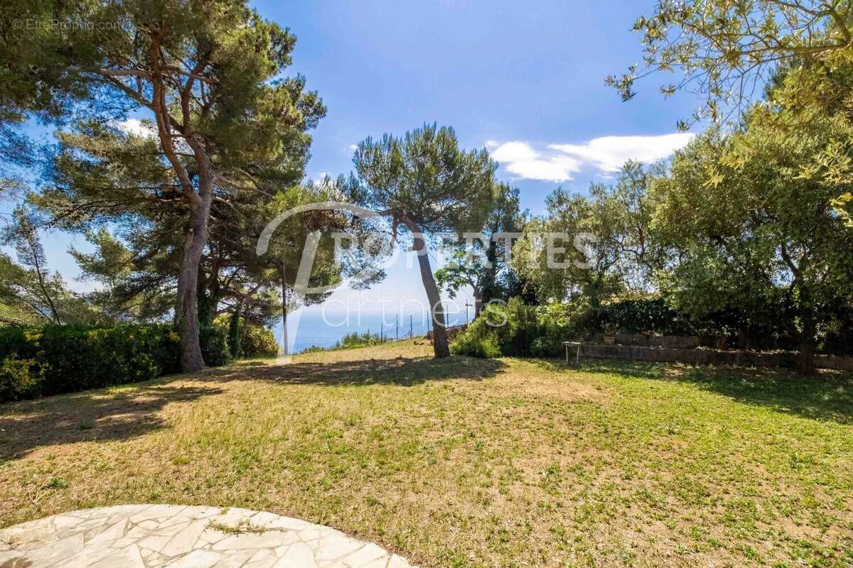 Maison à EZE