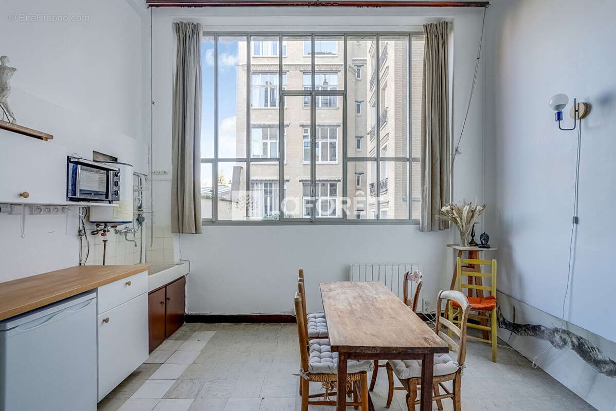 Appartement à PARIS-14E