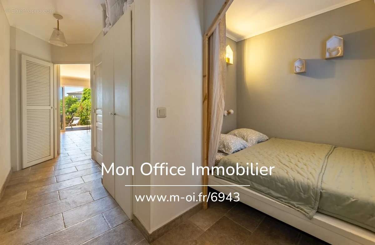 Référence : 6943-SKA - Superbe appartement au golf de Pont Royal ! - photo 13