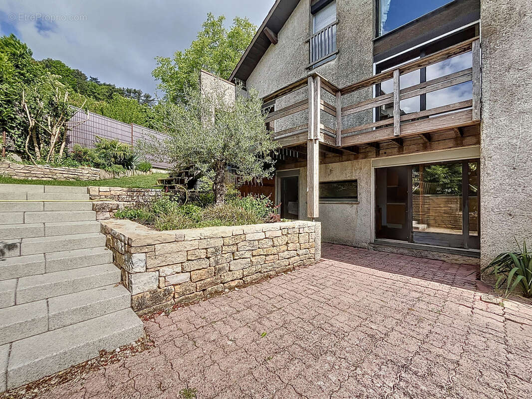 Maison à CORCELLES-LES-MONTS