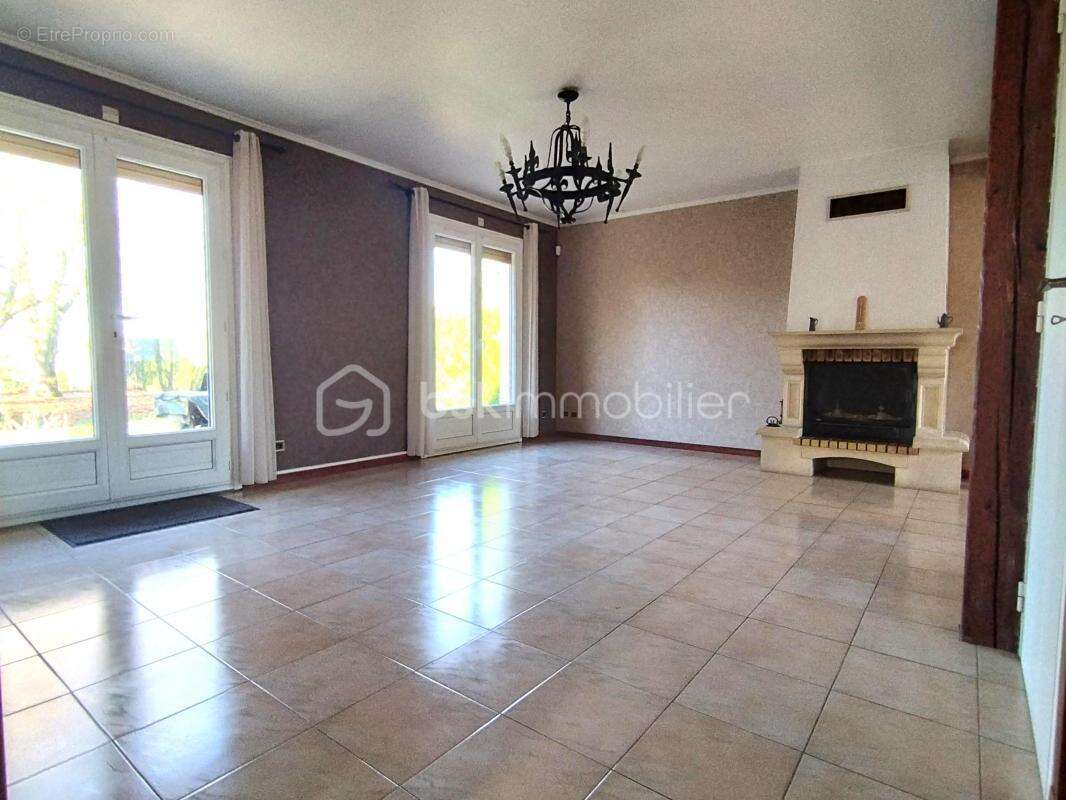 Maison à CLAYE-SOUILLY