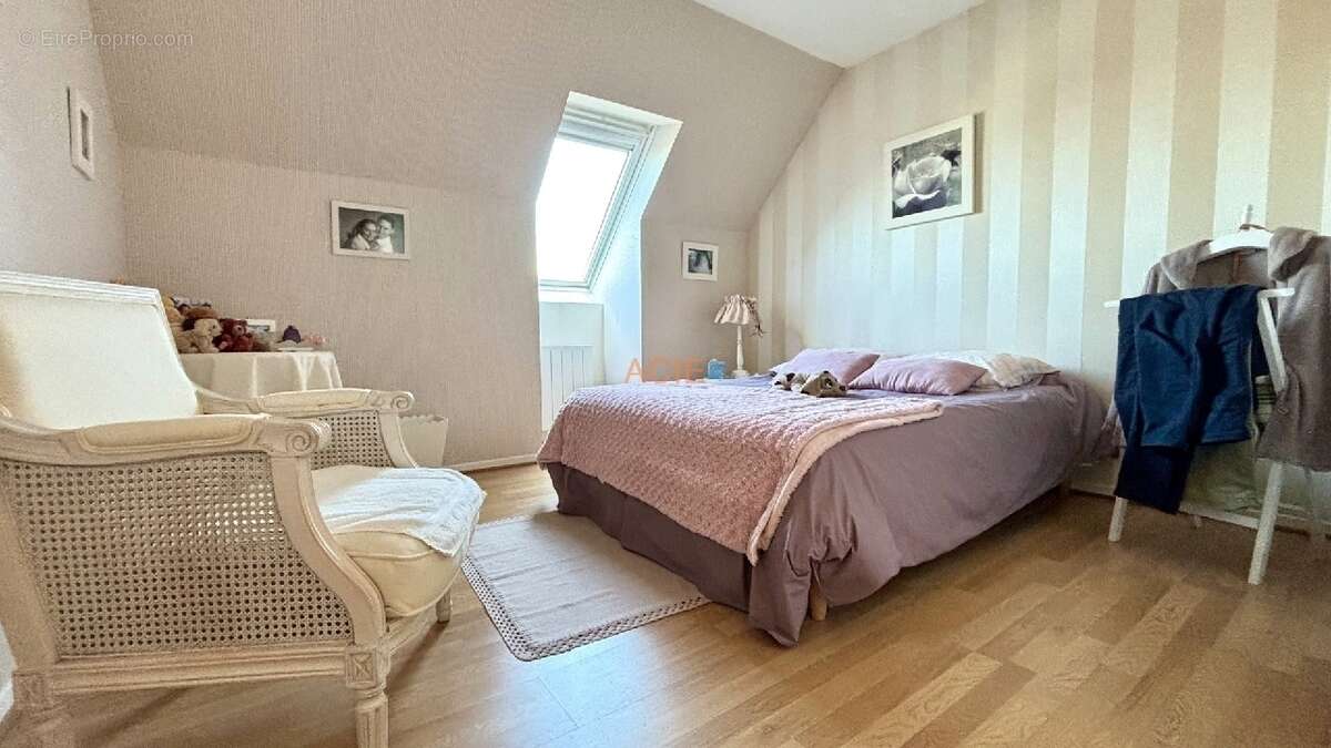 Maison à MARLY-LA-VILLE