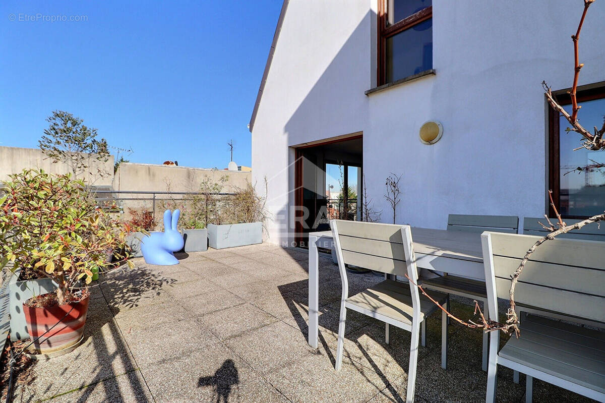 Appartement à AUBERVILLIERS