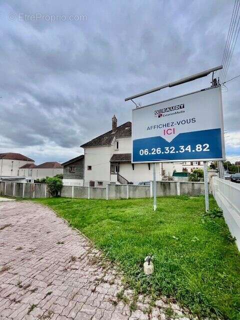 Maison à SAINT-JULIEN-LES-VILLAS