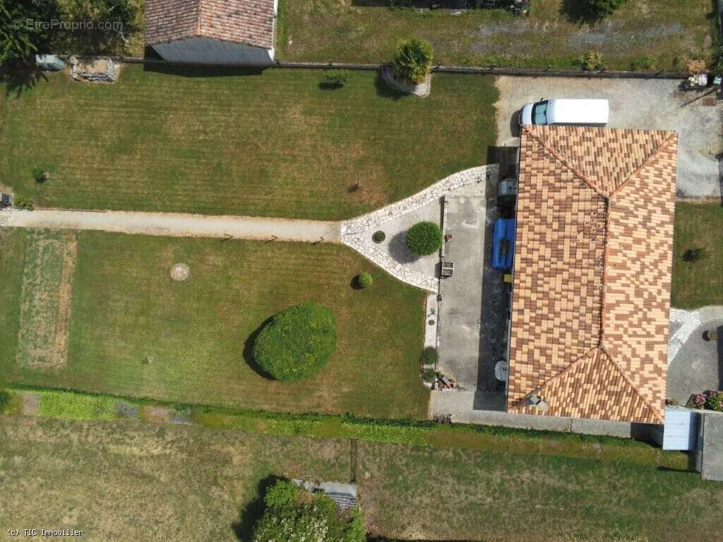 Maison à VERTEUIL-SUR-CHARENTE