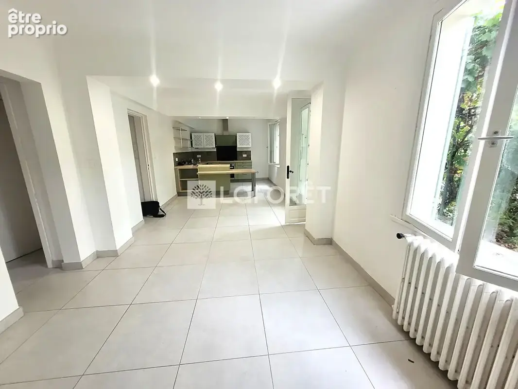 Maison Arles 4 pièce(s) 140 m2 - photo 5