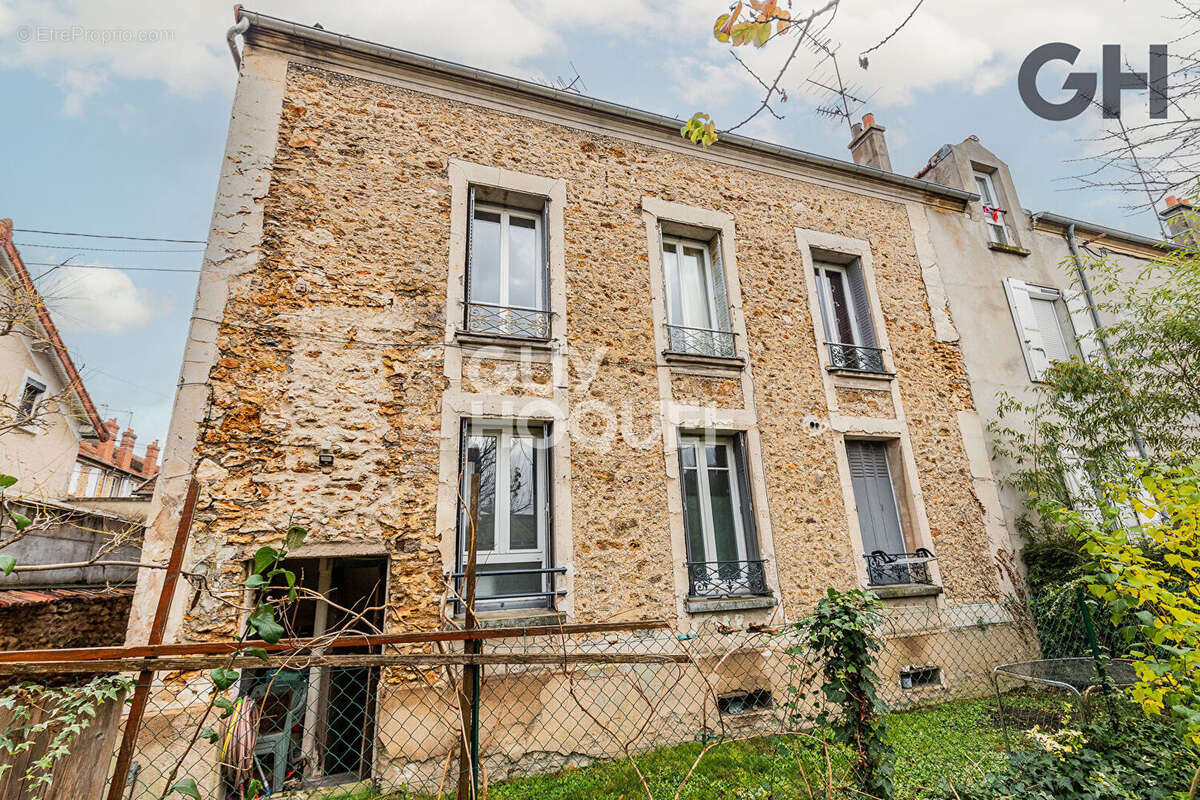 Appartement à CORBEIL-ESSONNES