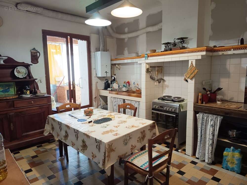 Maison à JONQUIERES-SAINT-VINCENT