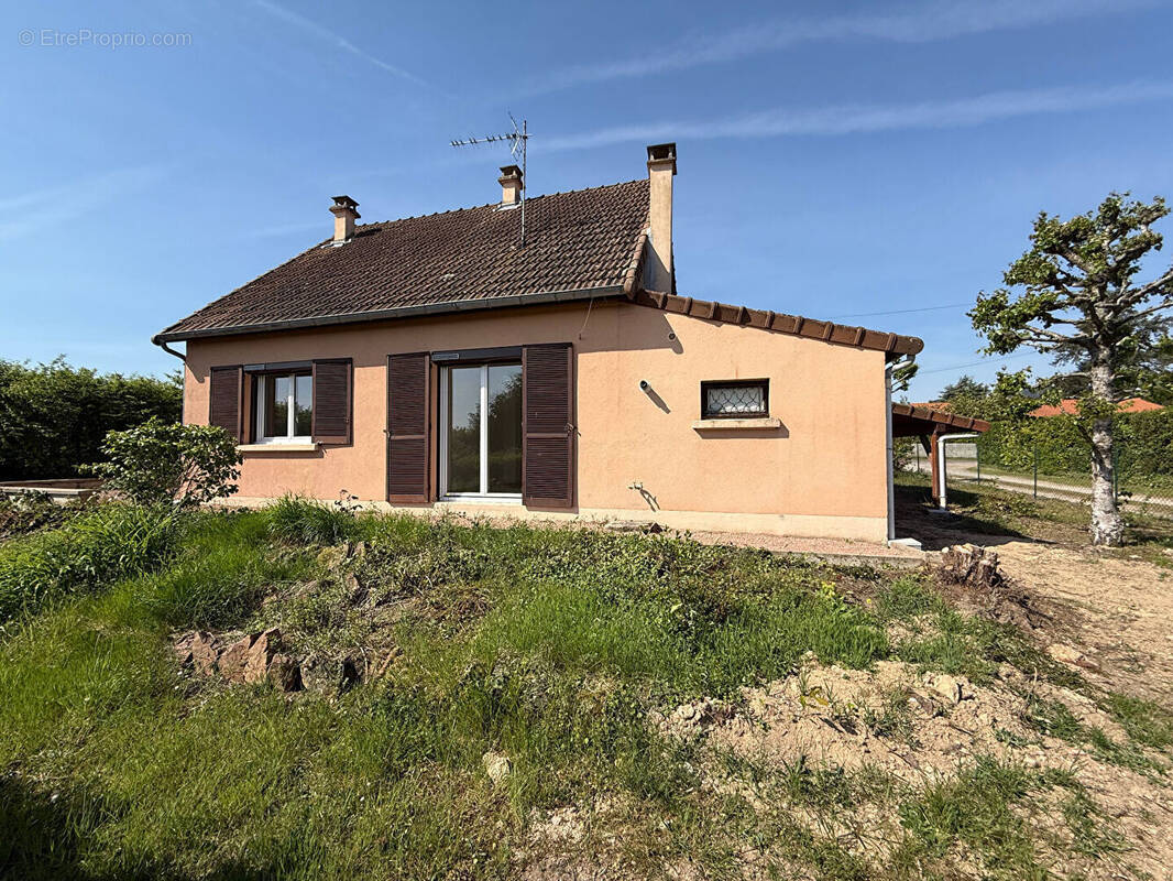 Maison à RENAISON