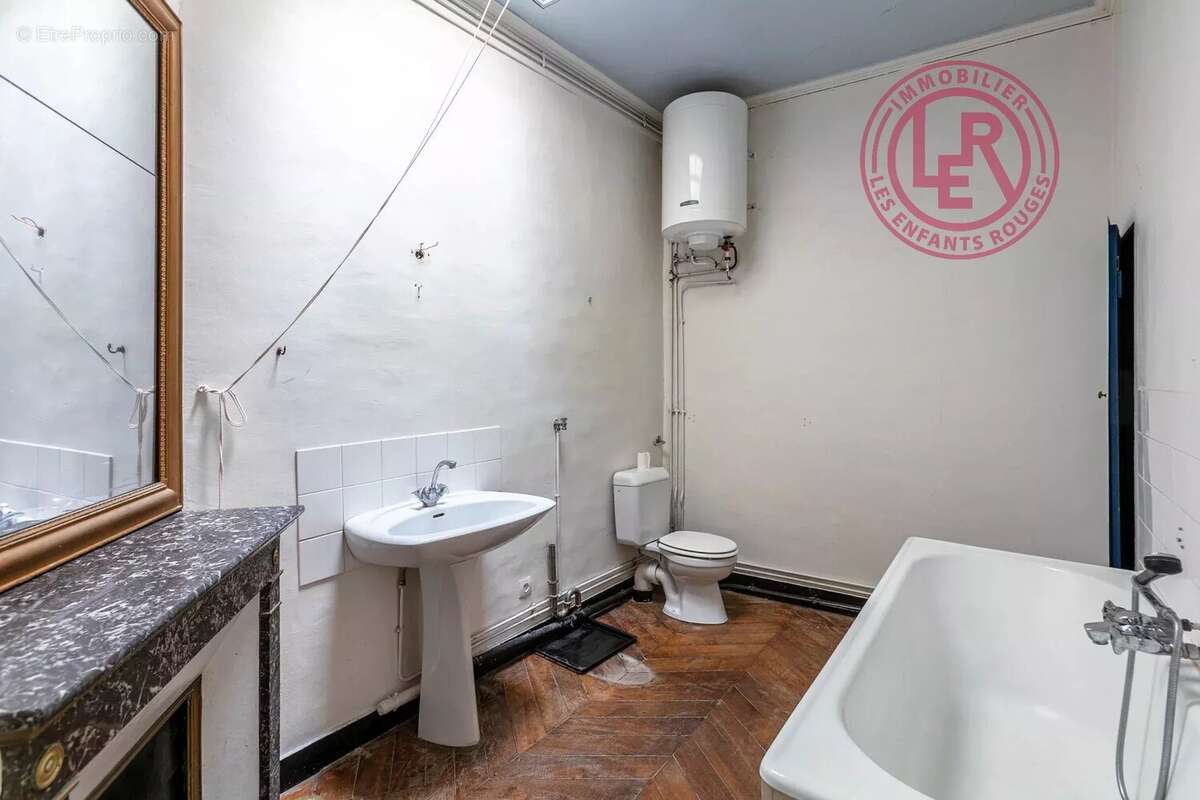 Appartement à PARIS-3E