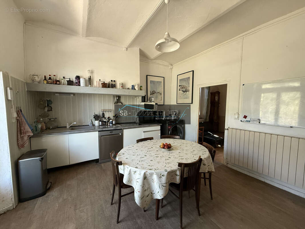 Maison à MEYRANNES