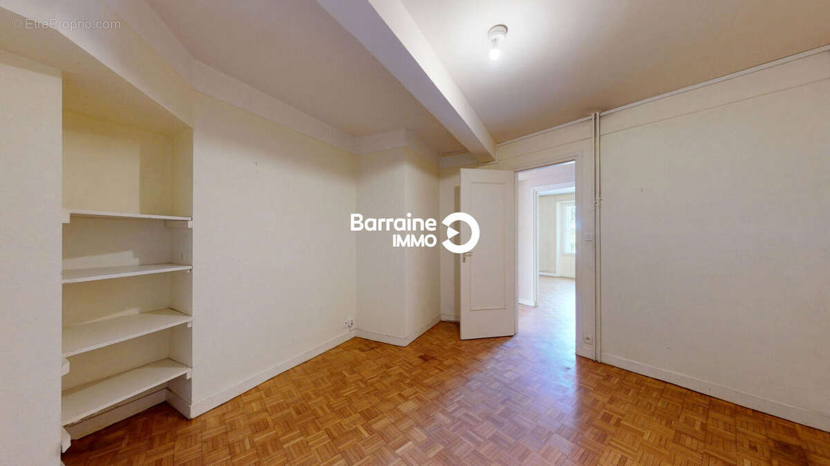 Barraine Immo - A VENDRE - PZ00LM2-TH : Appartement T6 centre-ville de Brest 133m² - photo 10