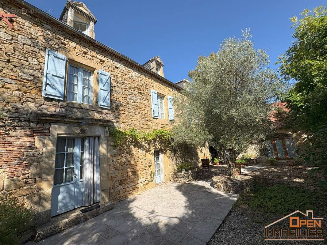 Maison à NADAILLAC-DE-ROUGE