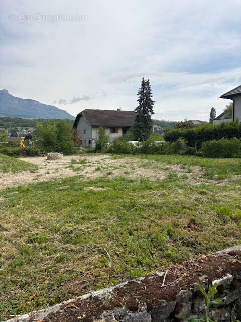 Terrain à bâtir  551 M2  libre constructeur   situé à VOGLANS 73420 - photo 2