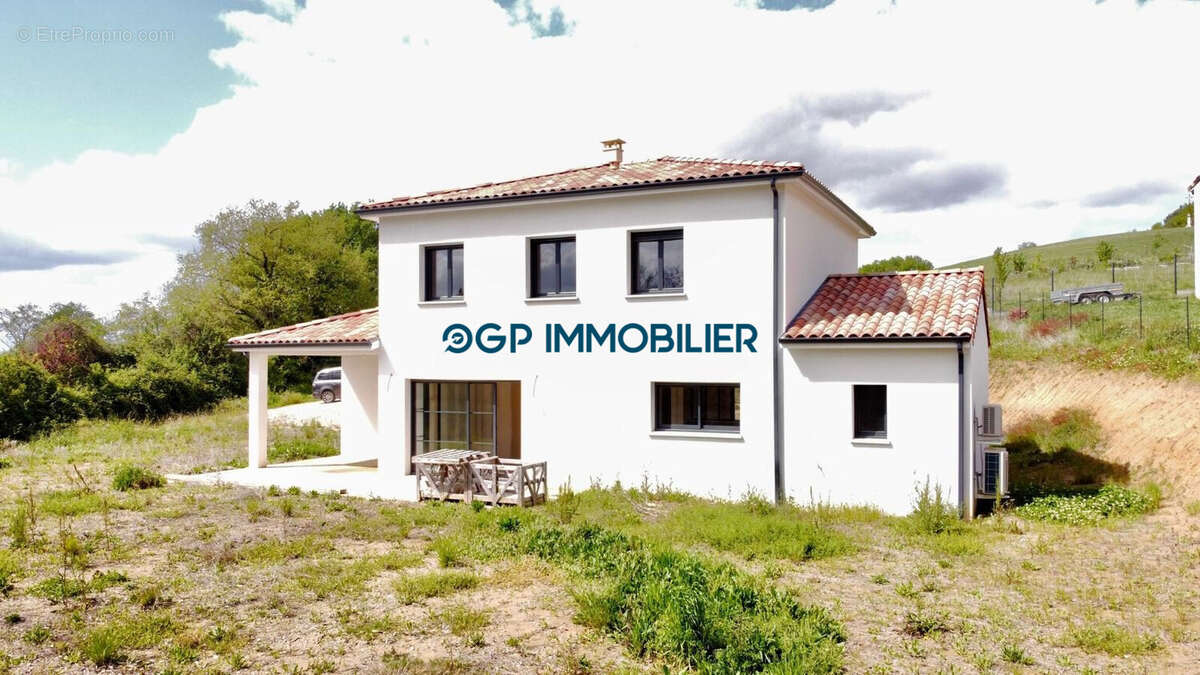 Maison à NEGREPELISSE