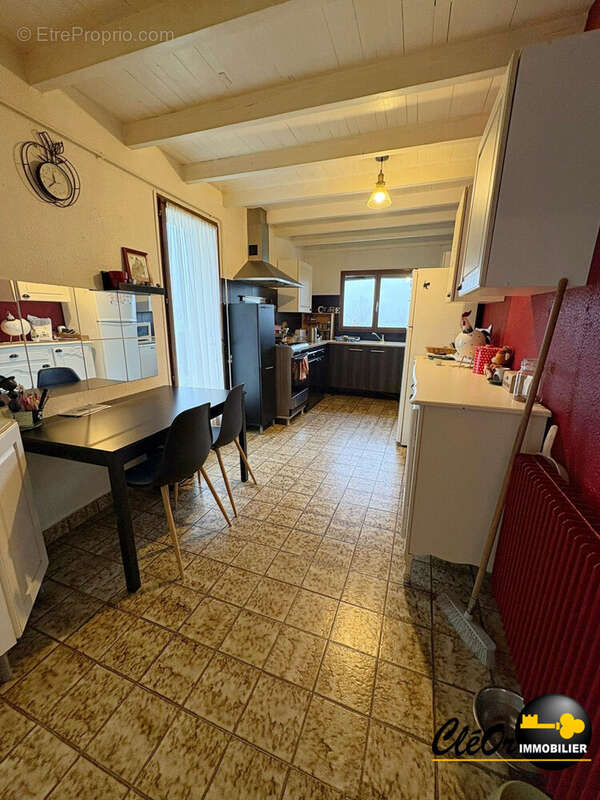 Maison 161 m² à Menetreuil  - photo 4