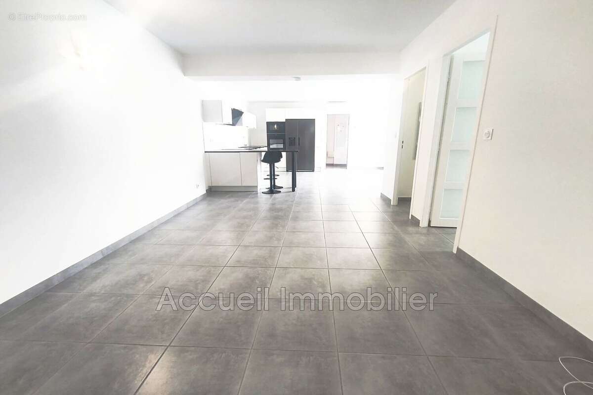 Appartement 66 m² à Le Grau-Du-Roi  - photo 3
