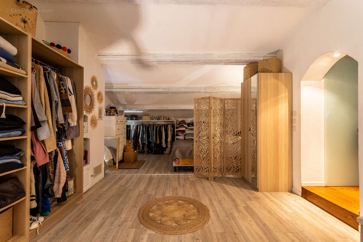 Maison à SOLLIES-TOUCAS