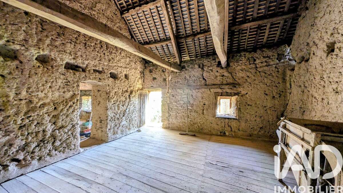 Maison 300 m² à Saint-Thual  - photo 7