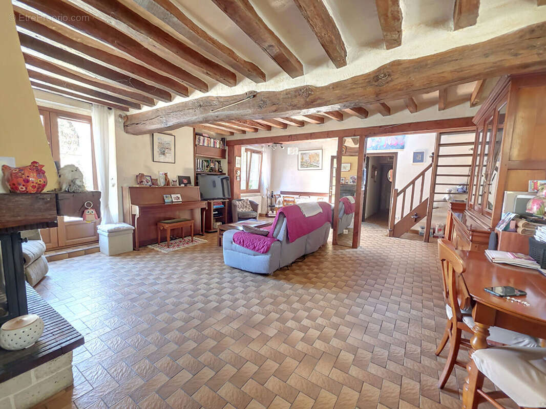 Maison à JOUY