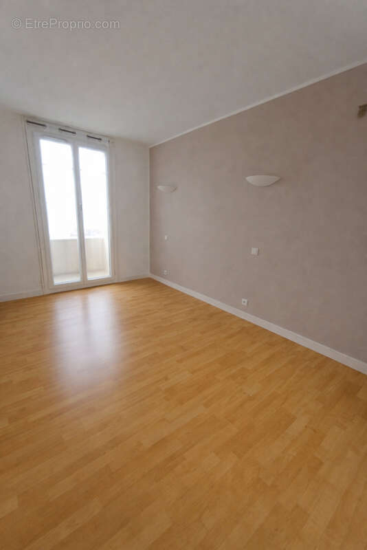 T3 ascenseur, vue, balcon, garage et cave - photo 4