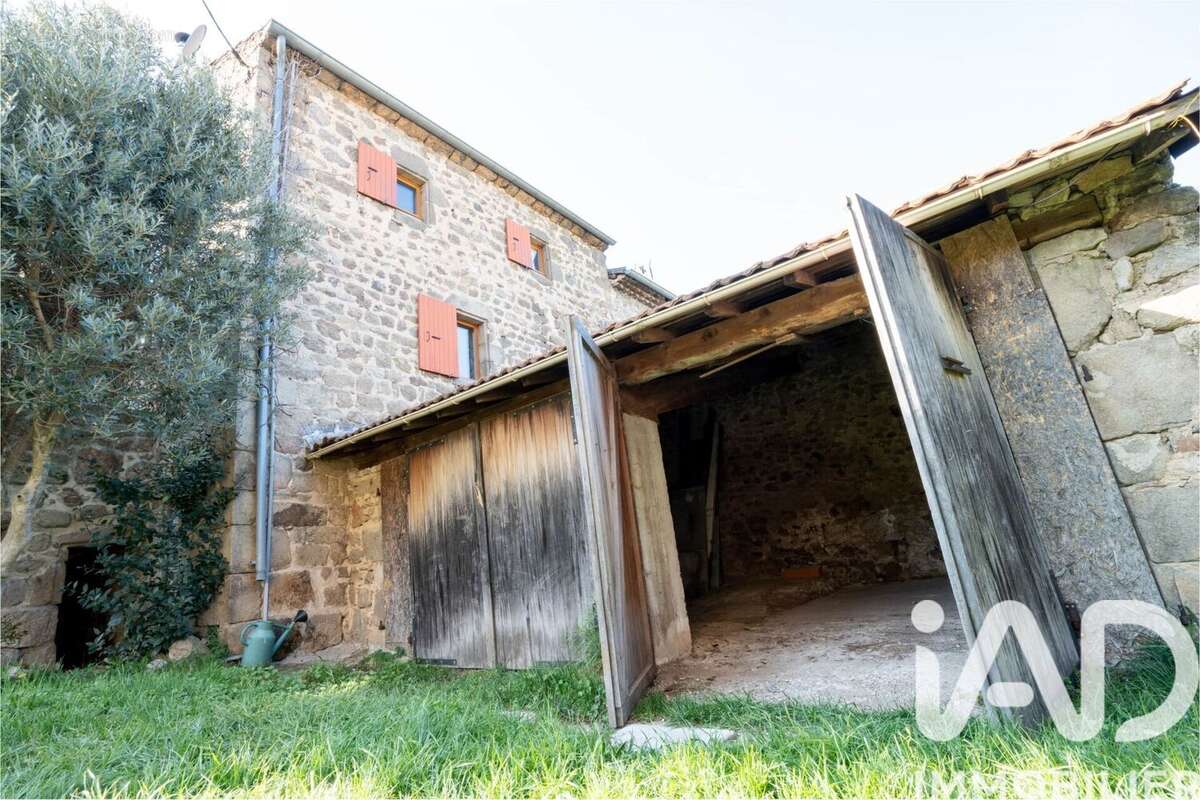 Maison 98 m² à Saint-Victor  - photo 4