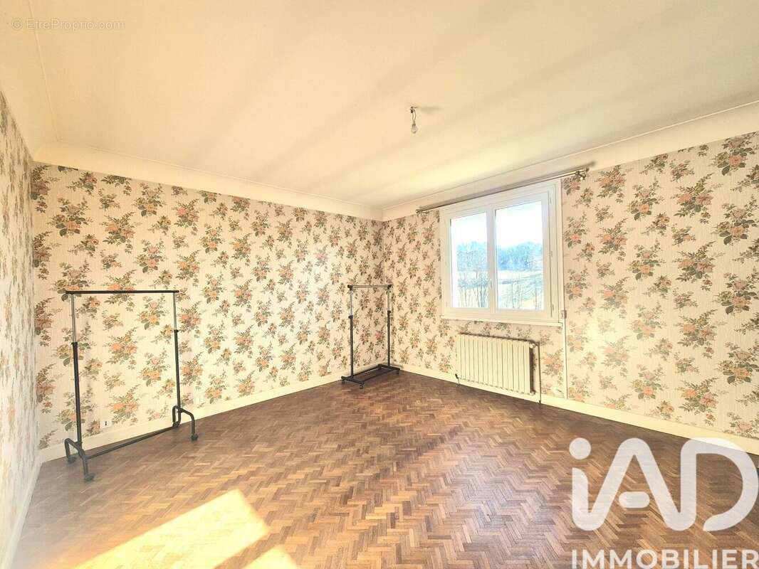 Photo 8 - Maison à JUGEALS-NAZARETH