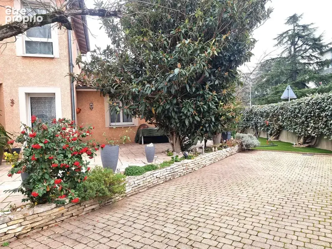 Maison 5 pièces 141 m² à vendre à Bron (69500) - photo 14