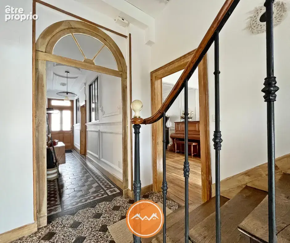 Maison bourgeoise, 200m2 habitables, terrasse et jardin - photo 1