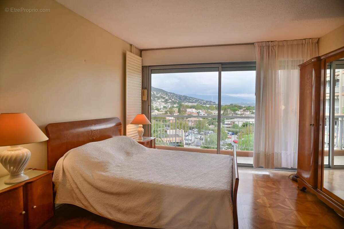 Appartement à MANDELIEU-LA-NAPOULE