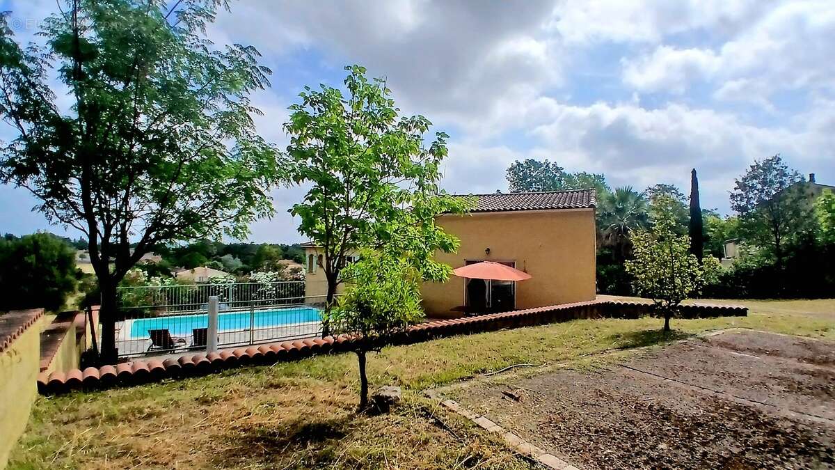 Agréable villa avec 4 chambres et chalet indépendant. - photo 9