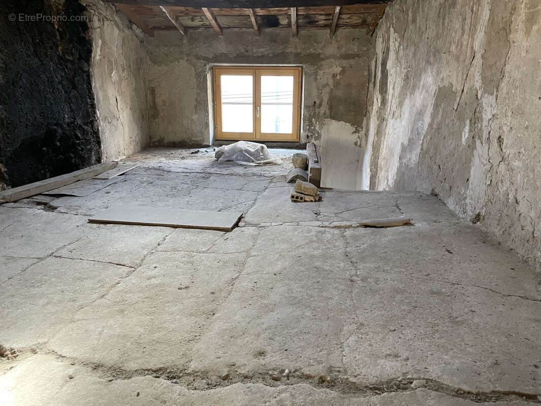 Maison à VALREAS