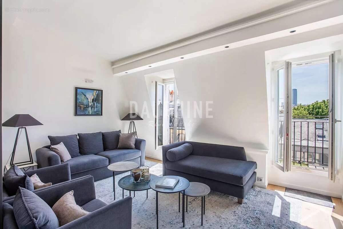 Appartement à PARIS-7E