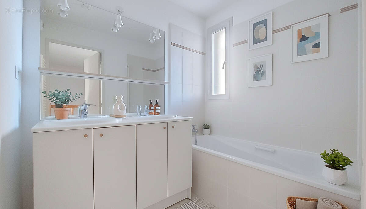 Maison à VAULX-EN-VELIN