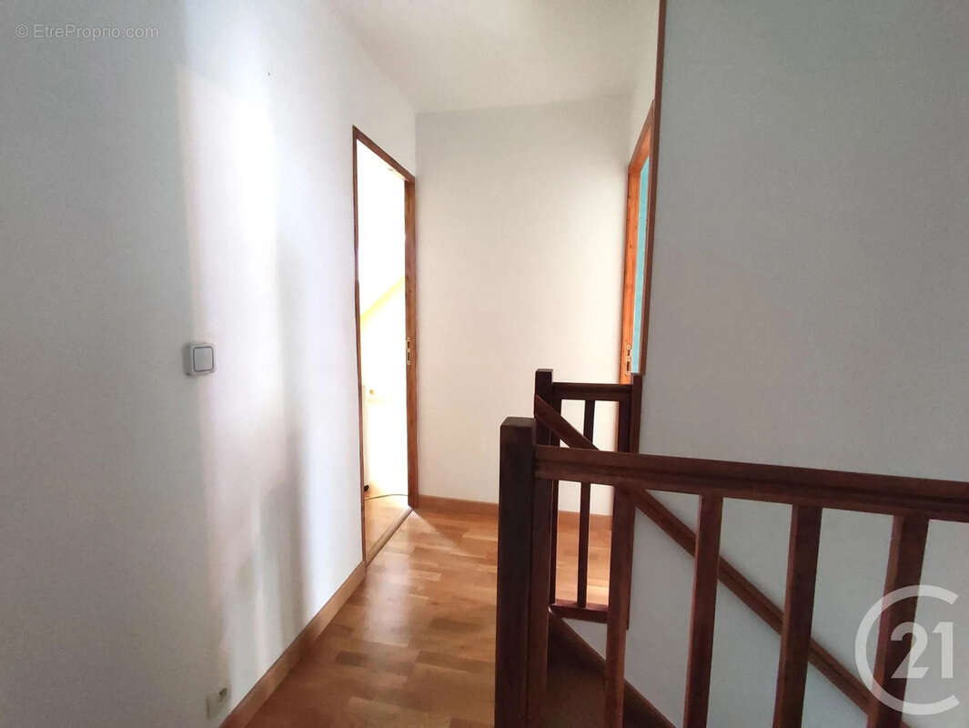 Maison 115 m² à Saint-Amand-En-Puisaye  - photo 10