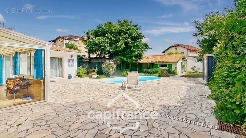 DAX – Maison de 5 chambres avec piscine + 2 logements indépendants avec rendements locatifs - photo 8