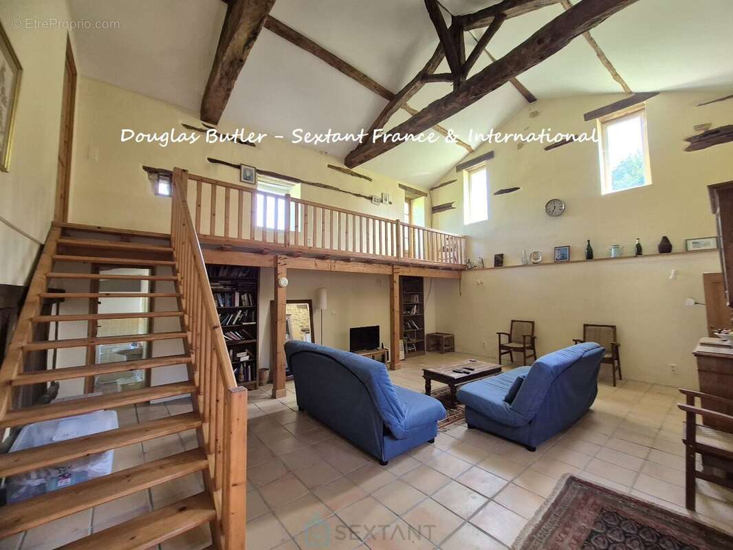 Superbe propriété en pierre de caractère avec gîte, annexe et vue dégagée - photo 14